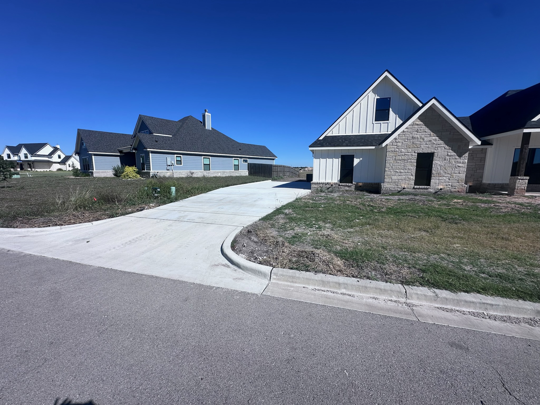 Custom Concrete Driveway project image 3 in Waco, TX